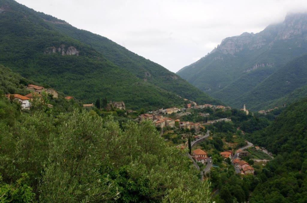 Agriturismo Nonnamelia Nasino Dış mekan fotoğraf