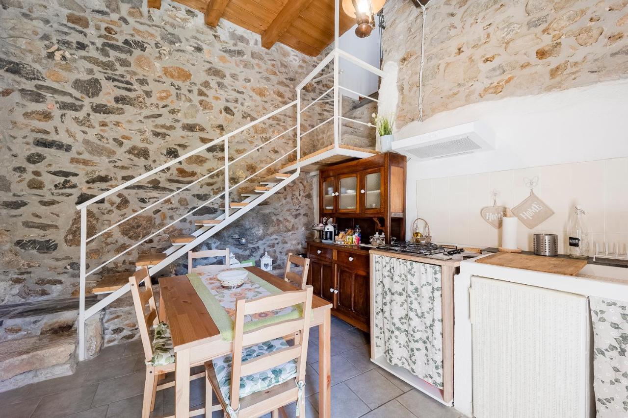 Agriturismo Nonnamelia Nasino Dış mekan fotoğraf